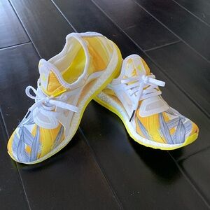 Adidas Pure Boost in daffodil. NWOT